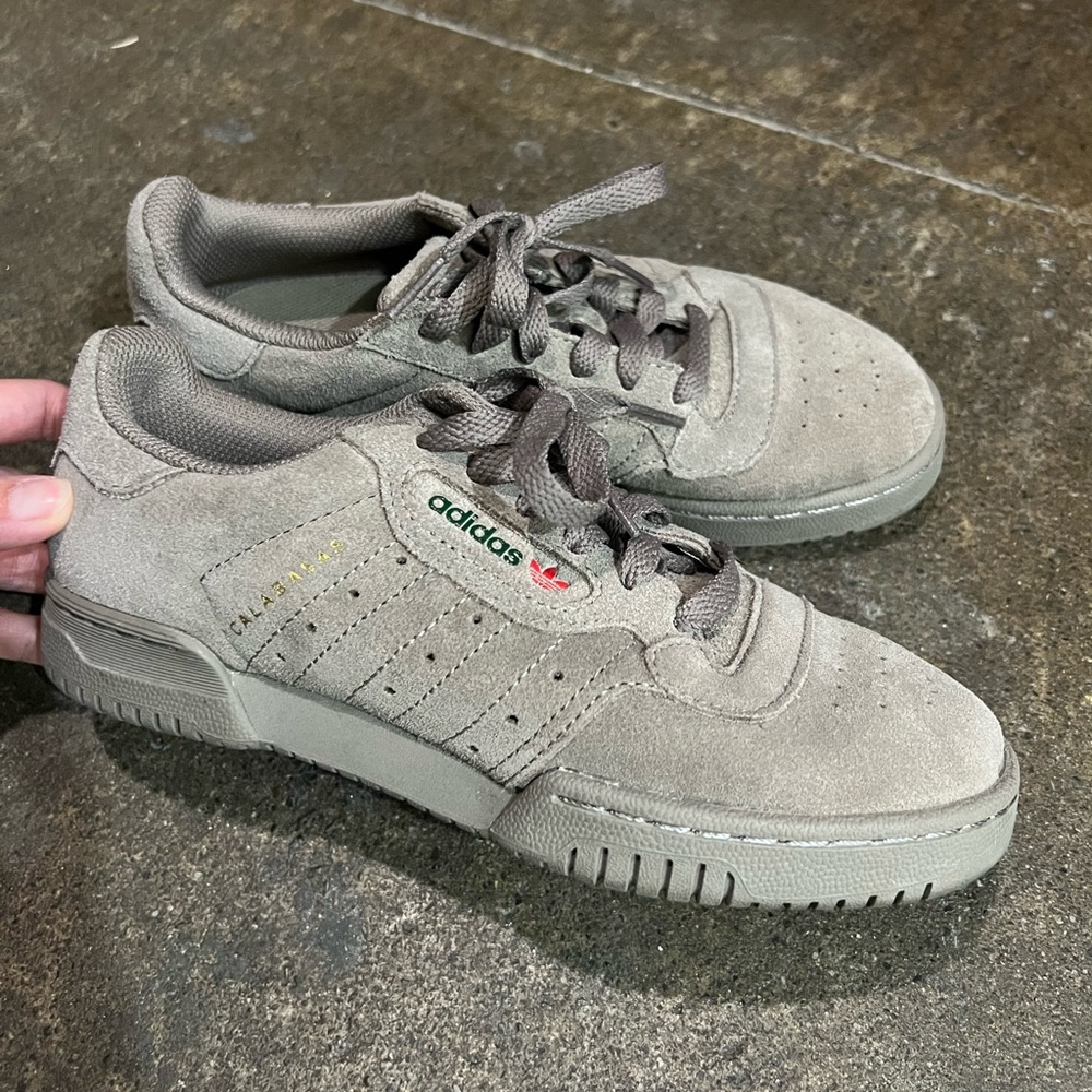 Adidas Yeezy Powerphase size 4(5.5w)